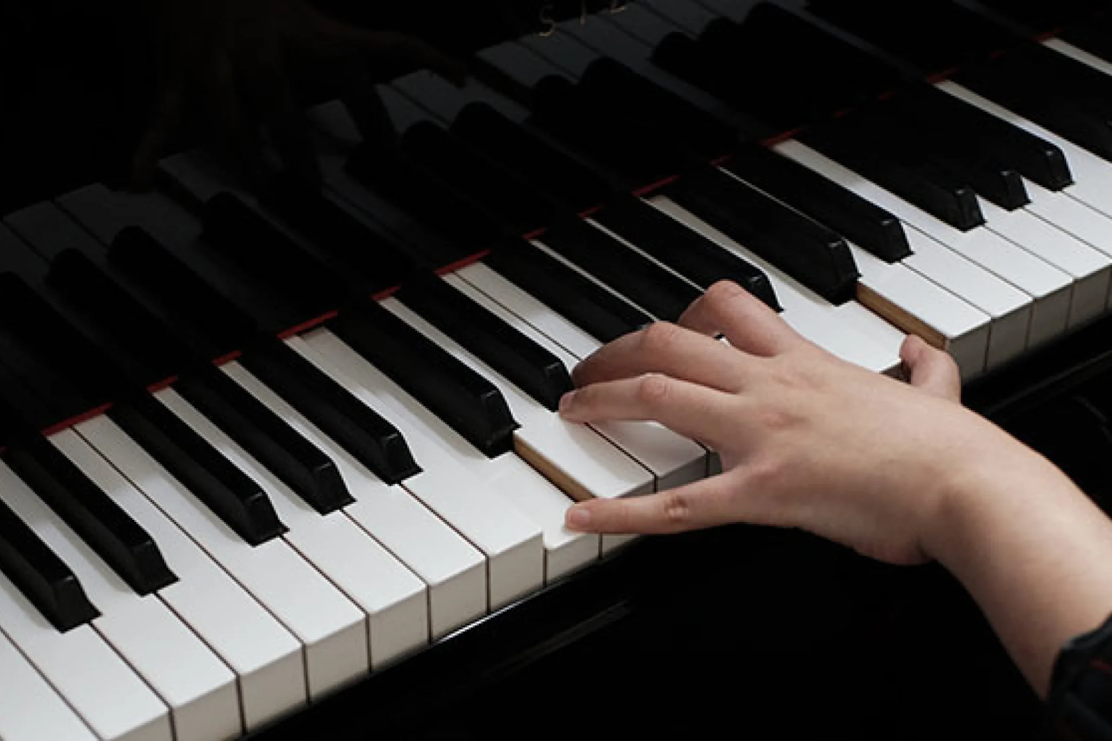 How Piano Lessons Can Boost Your Creativity and Brain Skills
